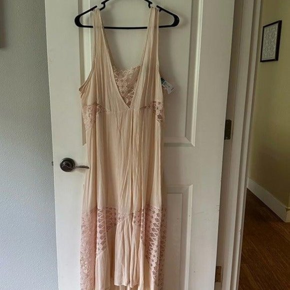 NWT Rue+ Vintage Style‎ Lace Inset Dress with Cutouts, Size 2 - Picture 1 of 5